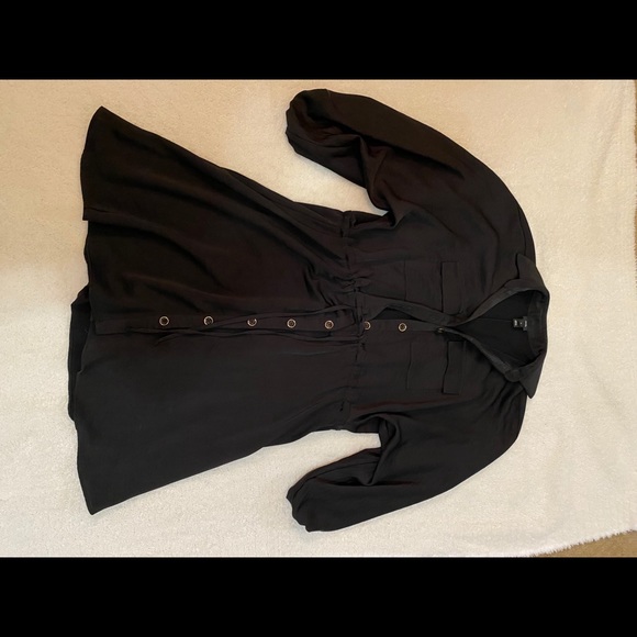 Dresses & Skirts - Button down dress